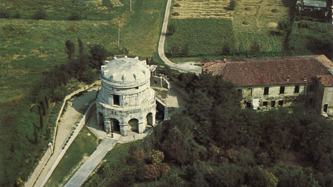 mausoleo di Teodorico a Ravenna e la casa di Gardini